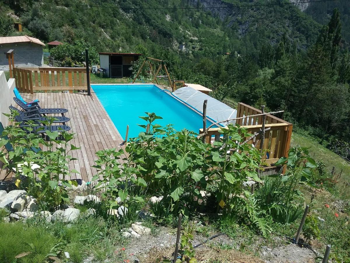 Bed and Breakfast L'Arberc Rigaud Exterior foto