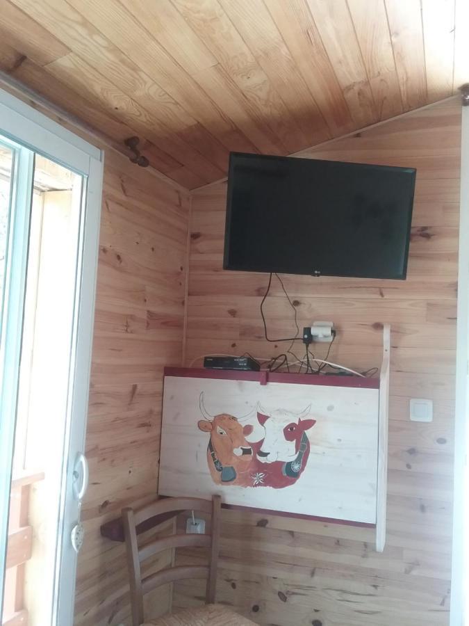 Bed and Breakfast L'Arberc Rigaud Exterior foto